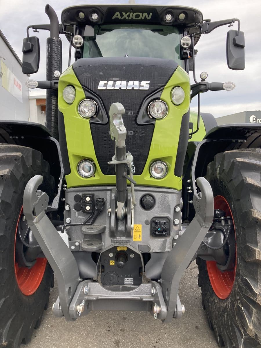 Tractor Claas Axion 870